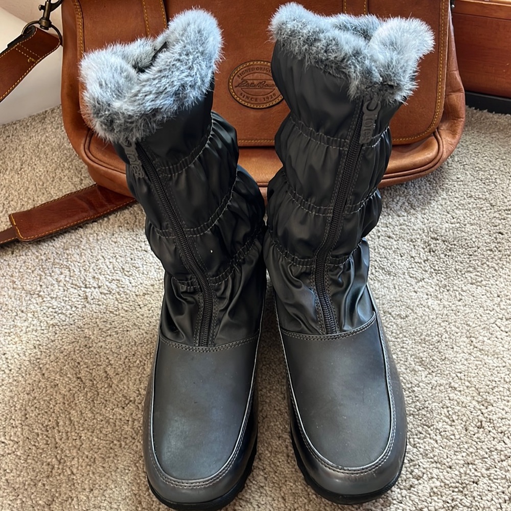 Totes Boots - image 1